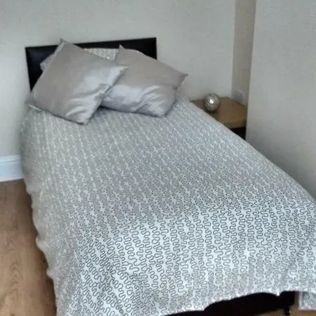 Derwent Street 1 - 3 Bed Self Catering - Self Contained - 1 Double & 2 Single